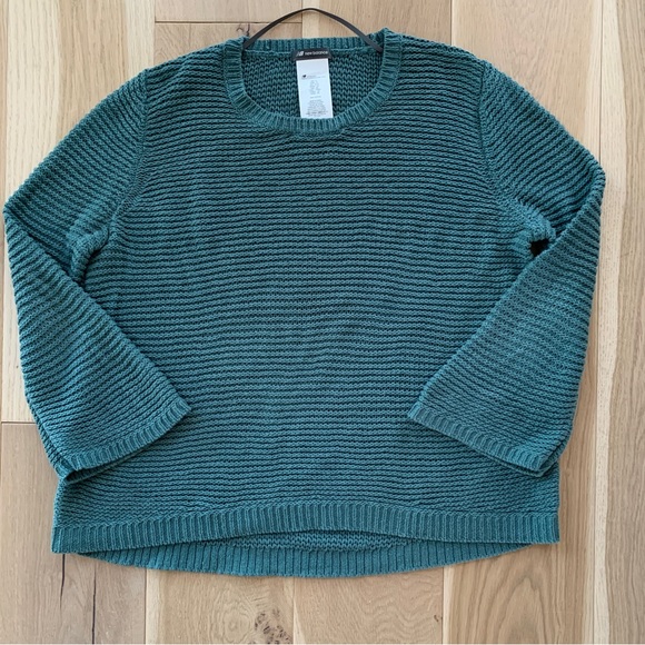 New Balance Studio Open Stitch Sweater - Picture 2 of 9